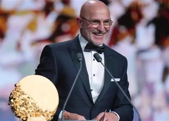 رسميًا | دي لا فوينتي أفضل مدرب 2026