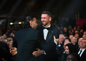 رسميًا | أوناي سيمون أفضل حارس مرمى في العالم 2026