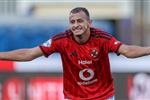 فيديو | برأسية رائعة.. عمر الساعي يسجل هدف الأهلي الأول أمام مودرن سبورت