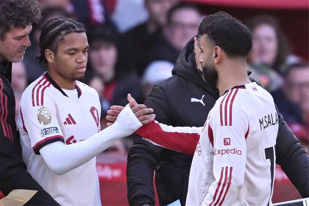 ريو نجوموها: محمد صلاح أكثر لاعب ساعدني.. وقدم لي نصيحة قبل رحيله