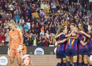 قبل كلاسيكو الرجال.. نساء برشلونة يكتسحن ريال مدريد بسباعية في الدوري الإسباني