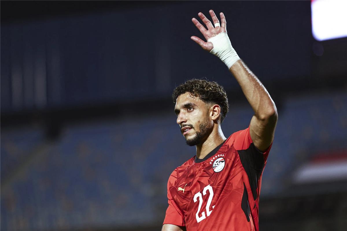 شبكة إنجليزية: مرموش يثير قلق توتنهام في مباراة مصر وجنوب إفريقيا