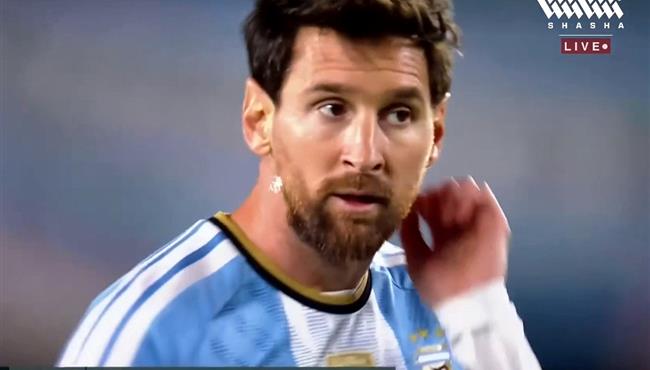 ميسي كاد ان يسجل هدف رائع امام بنين