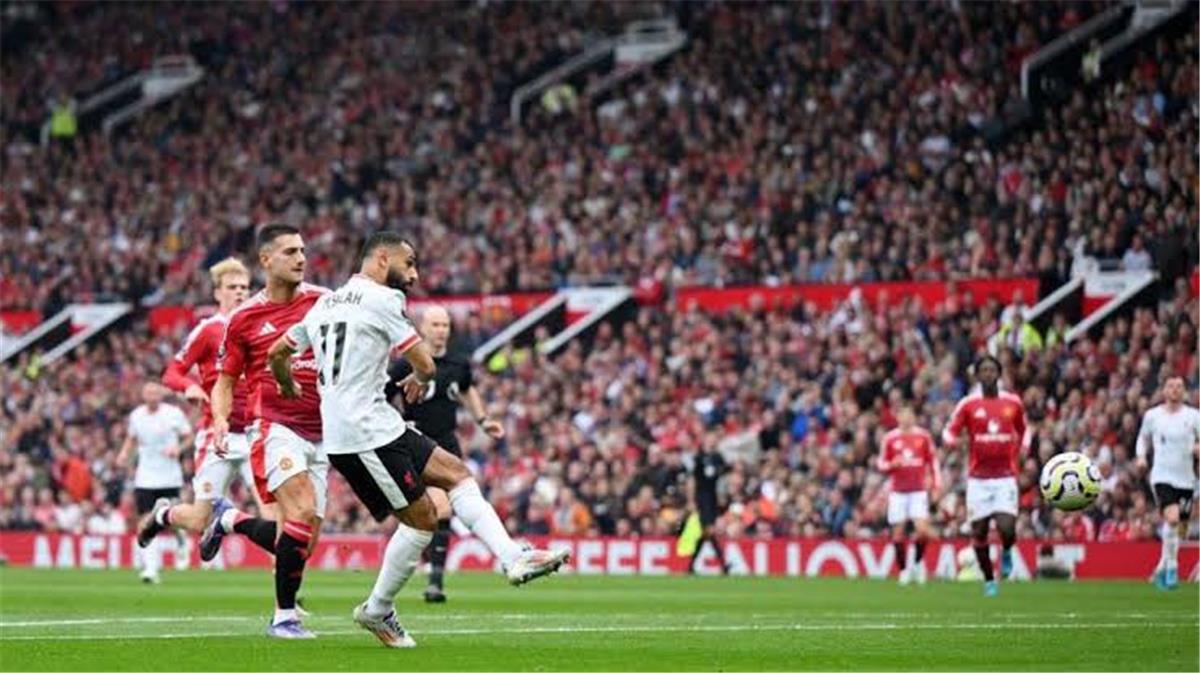 وصلة مدح بين ثنائي مانشستر يونايتد السابق عن محمد صلاح