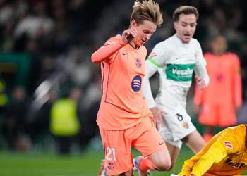 دي يونج يقر باعتراف هام بعد فوز برشلونة على إلتشي