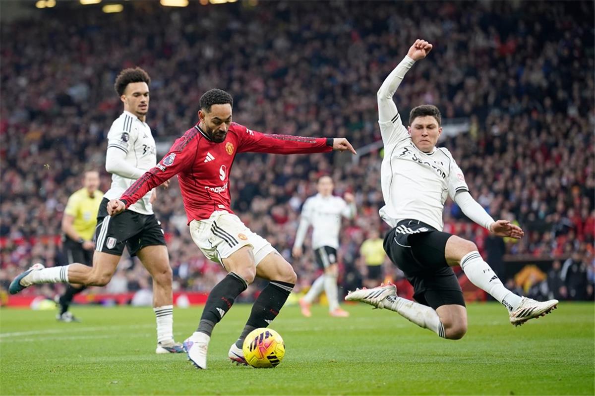 فيديو | مانشستر يونايتد يواصل صحوته في الدوري الإنجليزي ويخطف فوزًا قاتلًا أمام فولهام