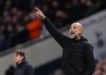 لاعب مانشستر سيتي يغادر مباراة توتنهام للإصابة