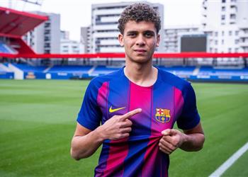 صورة حمزة عبد الكريم يرافق صفقتي برشلونة أتلتيك في مباراة الدوري الإسباني