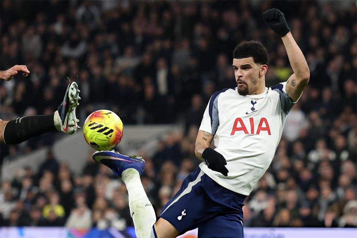 سولانكي: ثقتنا ازدادت أمام مانشستر سيتي والشوط الثاني كان مميزًا