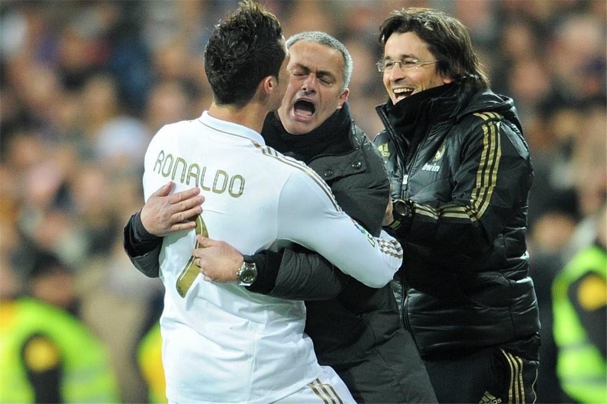 تقارير: جوزيه مورينيو مدربًا لمنتخب البرتغال خلفًا لـ روبرتو مارتينيز 