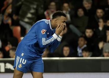 رابطة الليجا ترصد 10 هتافات مهينة لـ ريال مدريد وأربيلوا ومبابي أمام فالنسيا