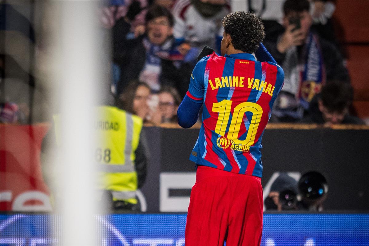 مدرب جيرونا: لامين يامال سيصنع حقبة عظيمة.. وهذه أبرز مزاياه