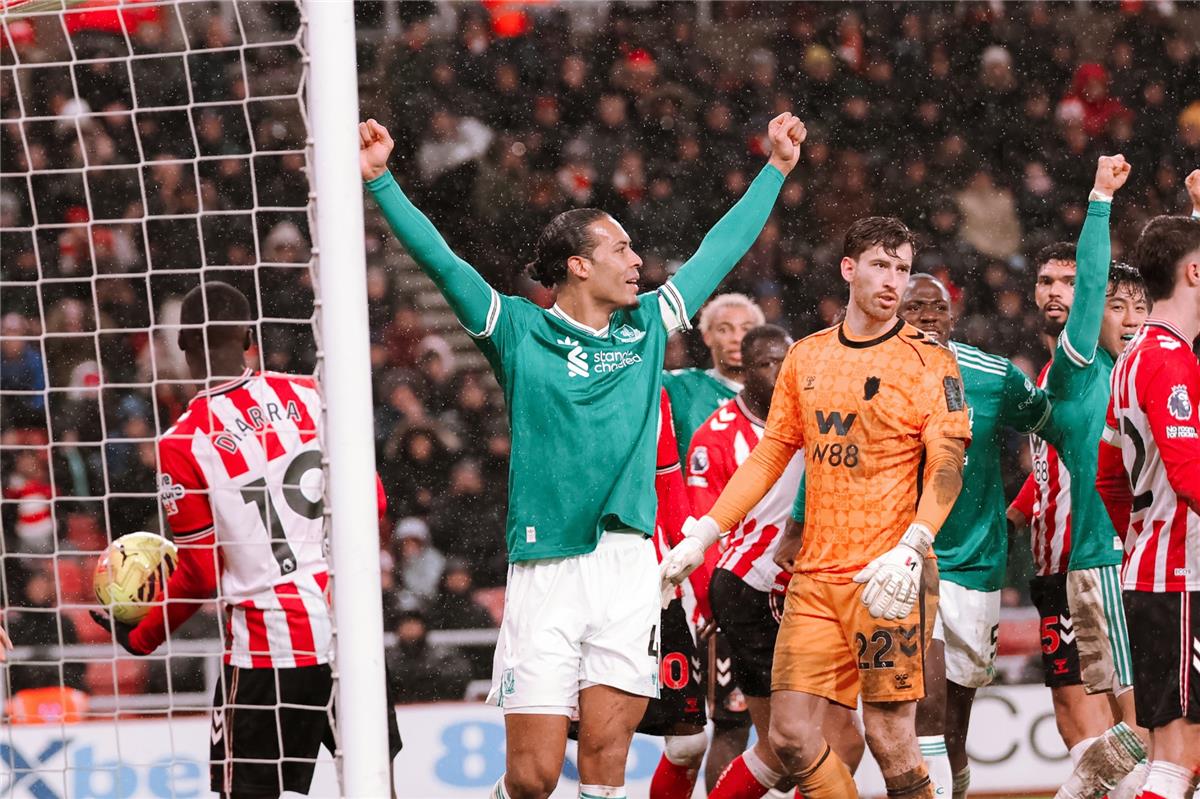 جيرارد يتغنى بلاعب ليفربول بعد مباراة سندرلاند: كنت أتمنى اللعب معه