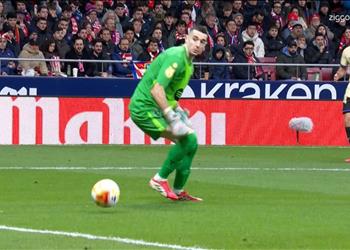 فيديو خطأ قاتل من خوان جارسيا أتلتيكو مدريد يسجل الهدف الأول أمام برشلونة