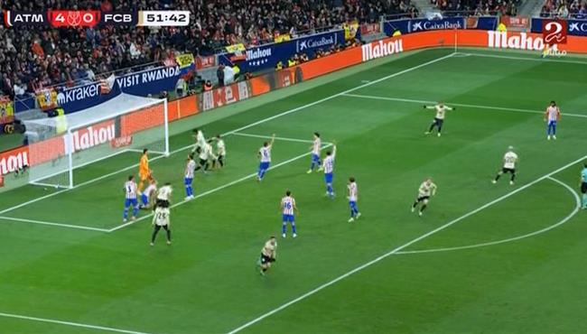 هدف برشلونة الملغي امام اتلتيكو مدريد بكأس ملك اسبانيا