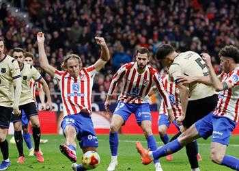 فيديو مفاجأة مدوية أتلتيكو مدريد يكتسح برشلونة برباعية في كأس ملك إسبانيا