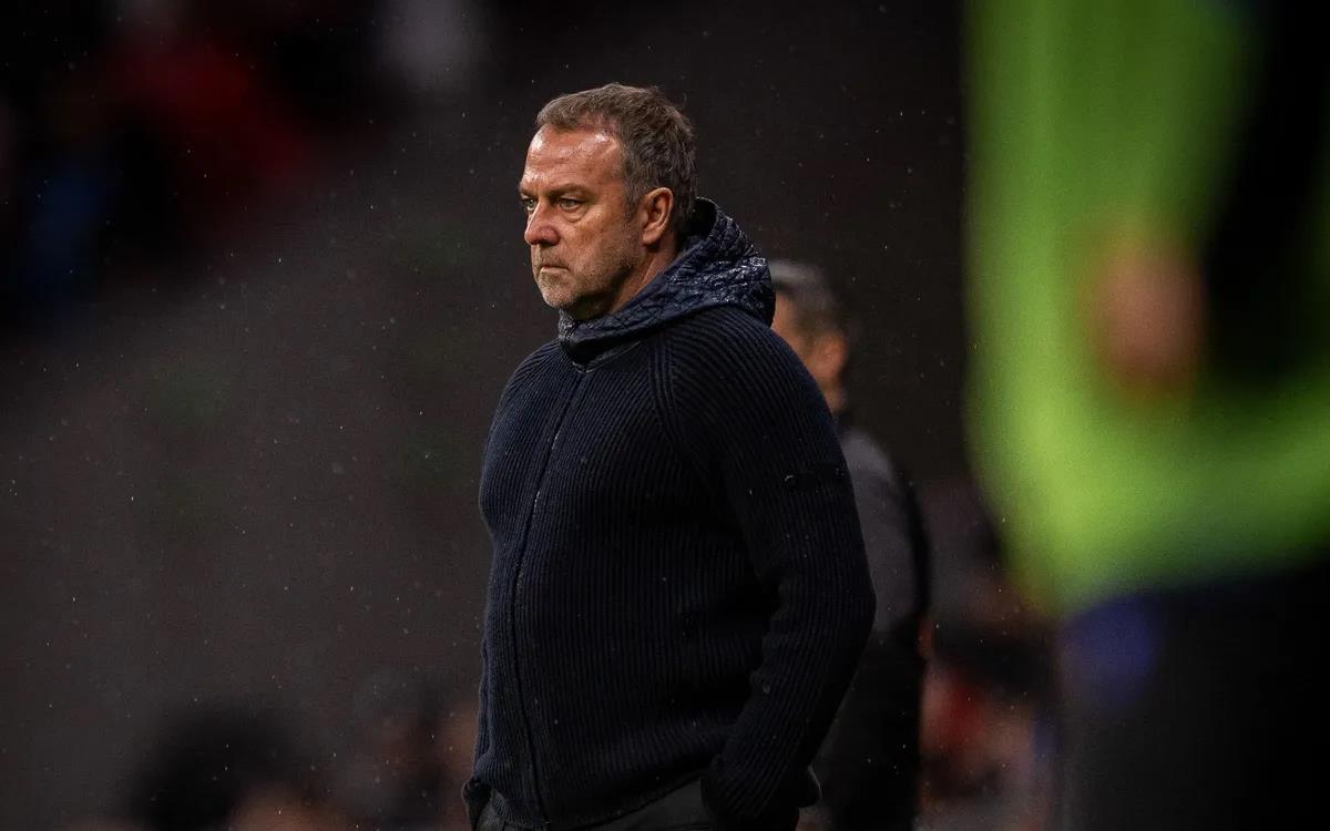 رد فعل عنيف من فليك تجاه لاعبي برشلونة بعد السقوط المدوي أمام أتلتيكو مدريد