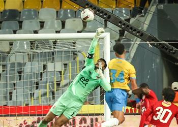 إيقاف ثنائي الأهلي ولاعب بيراميدز عقوبات مؤجلات الجولتين 12 و14 في الدوري المصري