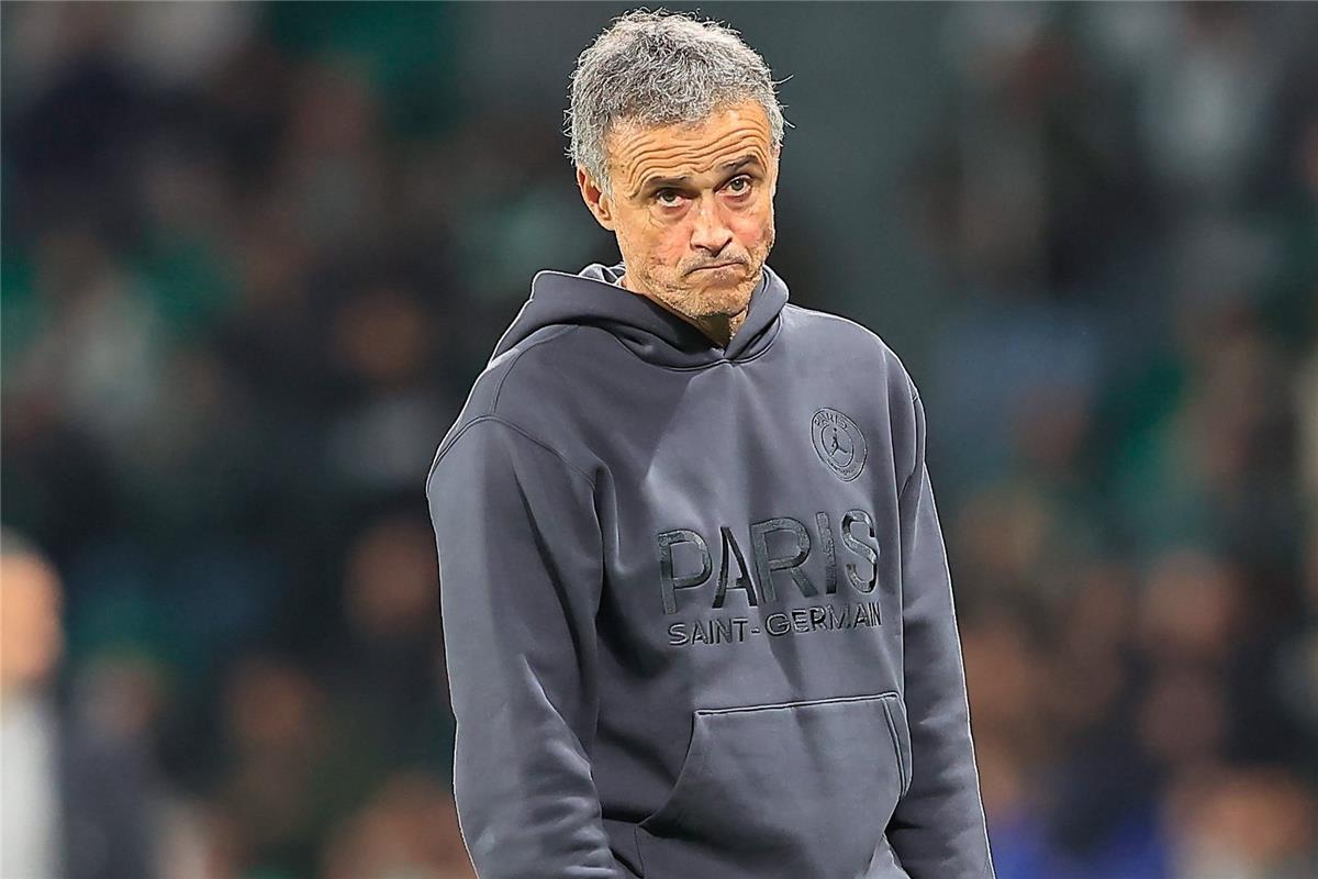 لويس إنريكي يهاجم عثمان ديمبلي بعد تصريحاته: لا أحد فوق النادي 