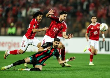 أول رد فعل رسمي من كاف بعد أحداث الشغب في مباراة الأهلي والجيش الملكي