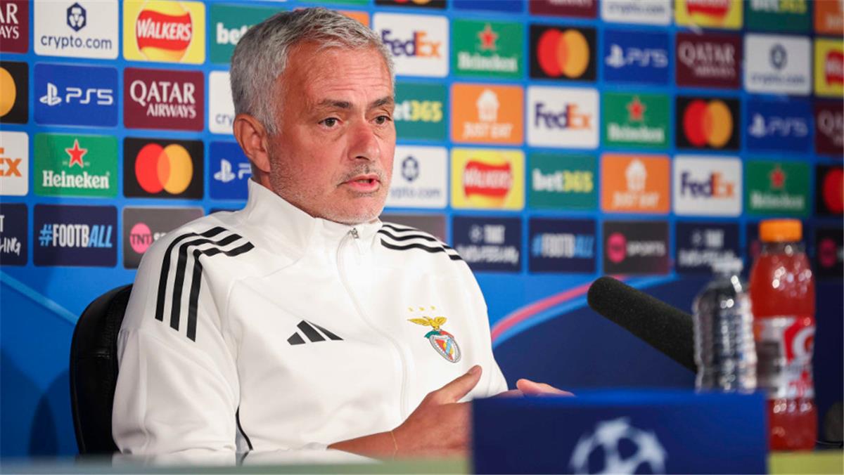 مورينيو يعلق على أنباء تدريبه ريال مدريد.. ويؤكد: بنفيكا لا يحتاج إلى معجزة للتأهل 