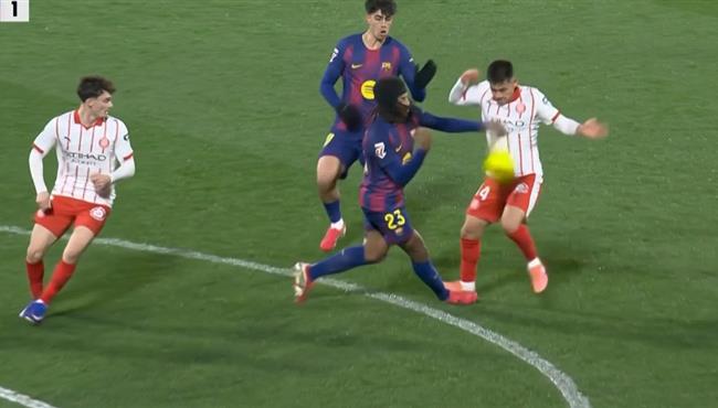 هدف جيرونا الثاني القاتل المثير للجدل في مرمي برشلونة بالدوري الاسباني