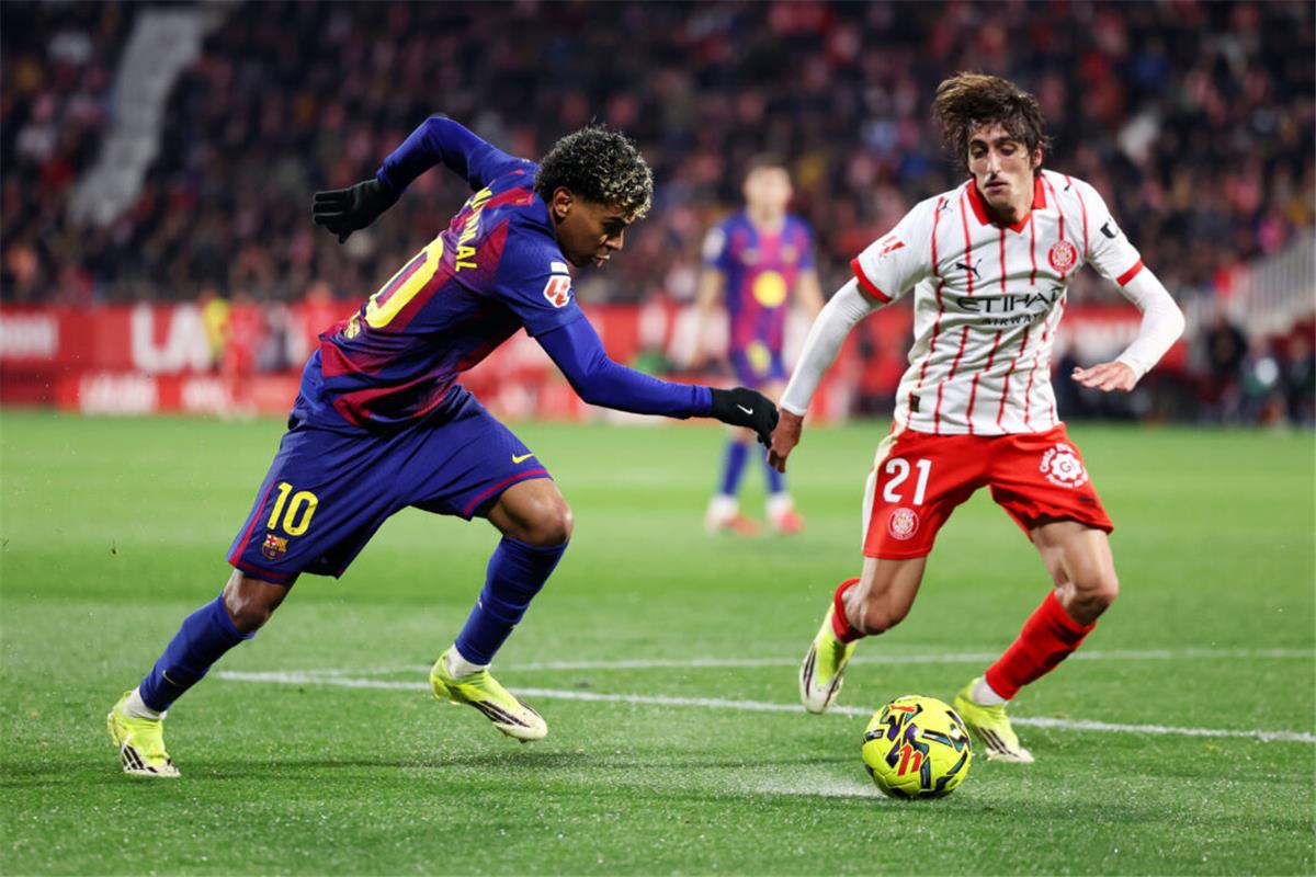 في الكورة : رجل مباراة برشلونة وجيرونا في الدوري الإسباني