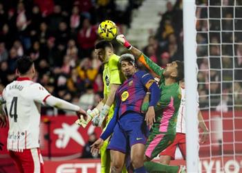 ثنائي برشلونة يفتح النار على حكم مباراة جيرونا في الدوري الإسباني