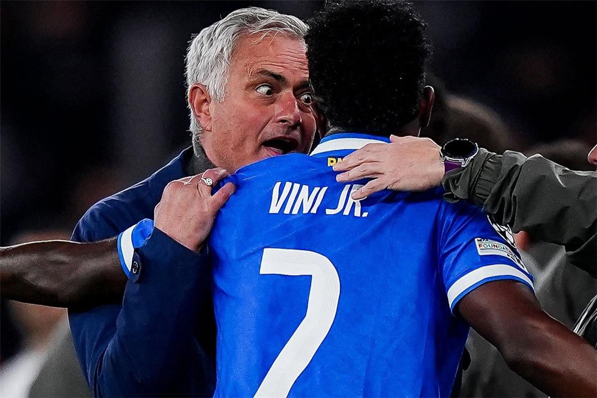 ماكر ومنحط.. ذا أثلتيك تشن هجومًا لاذعًا على مورينيو بسبب واقعة فينيسيوس