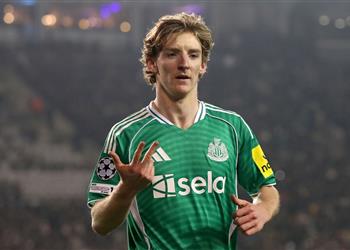 لم يحققه رونالدو وميسي رقم قياسي مميز لـ جوردون بعد السوبر هاتريك أمام قره باج