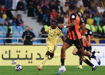 فيديو ساديو ماني يقود النصر للفوز على الرياض وتصدر الدوري السعودي مؤقت ا