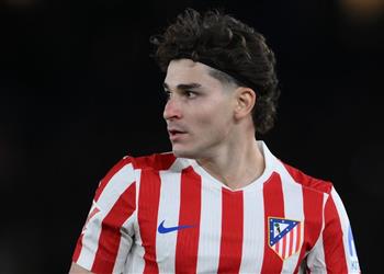 أتلتيكو مدريد يصدم برشلونة بشأن سعر جوليان ألفاريز