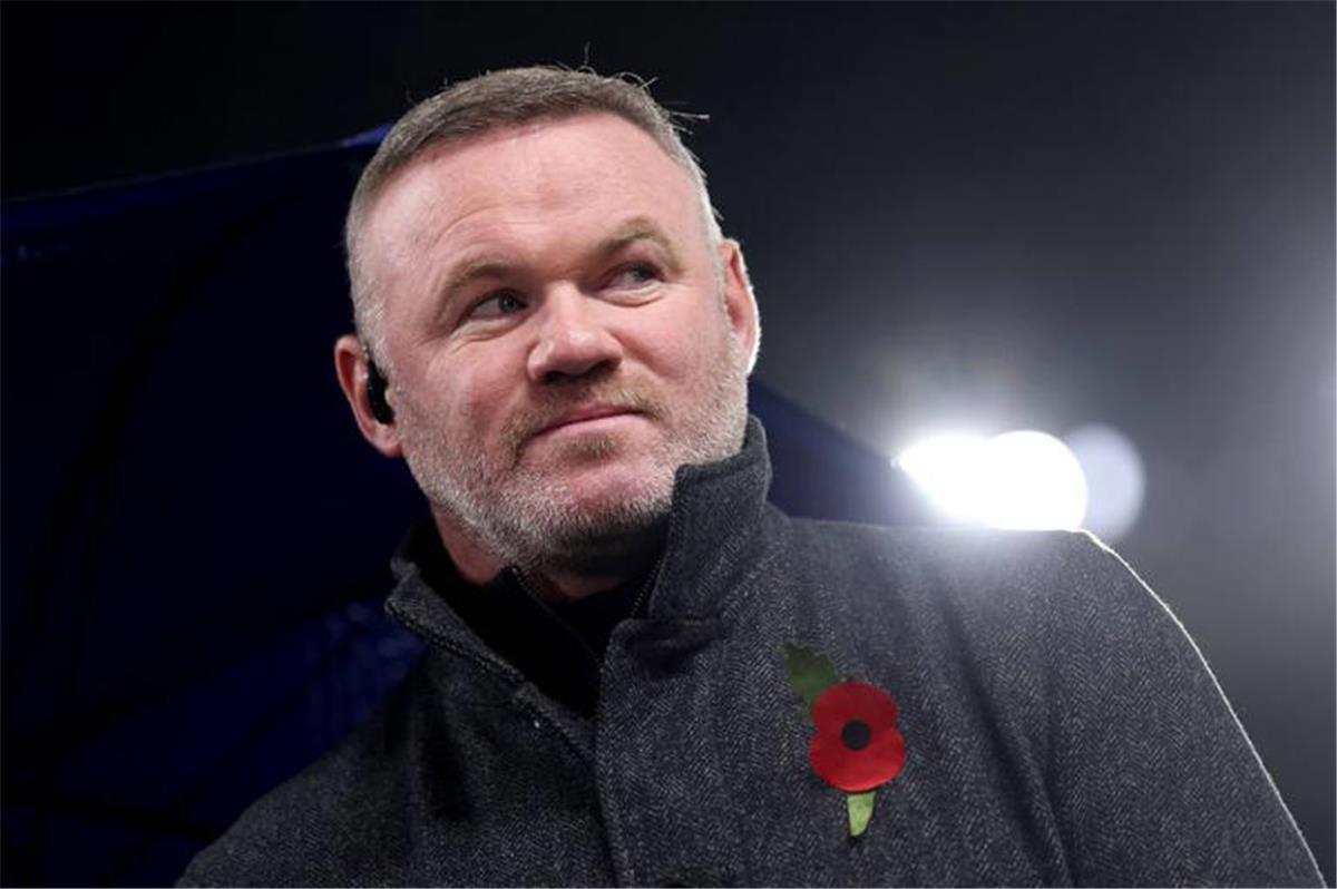 روني يرشح لاعب مانشستر سيتي السابق لخلافة بيب جوارديولا 