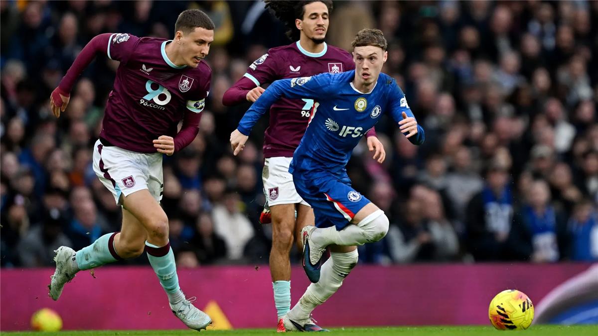 ترتيب الدوري الإنجليزي بعد تعادل تشيلسي مع بيرنلي