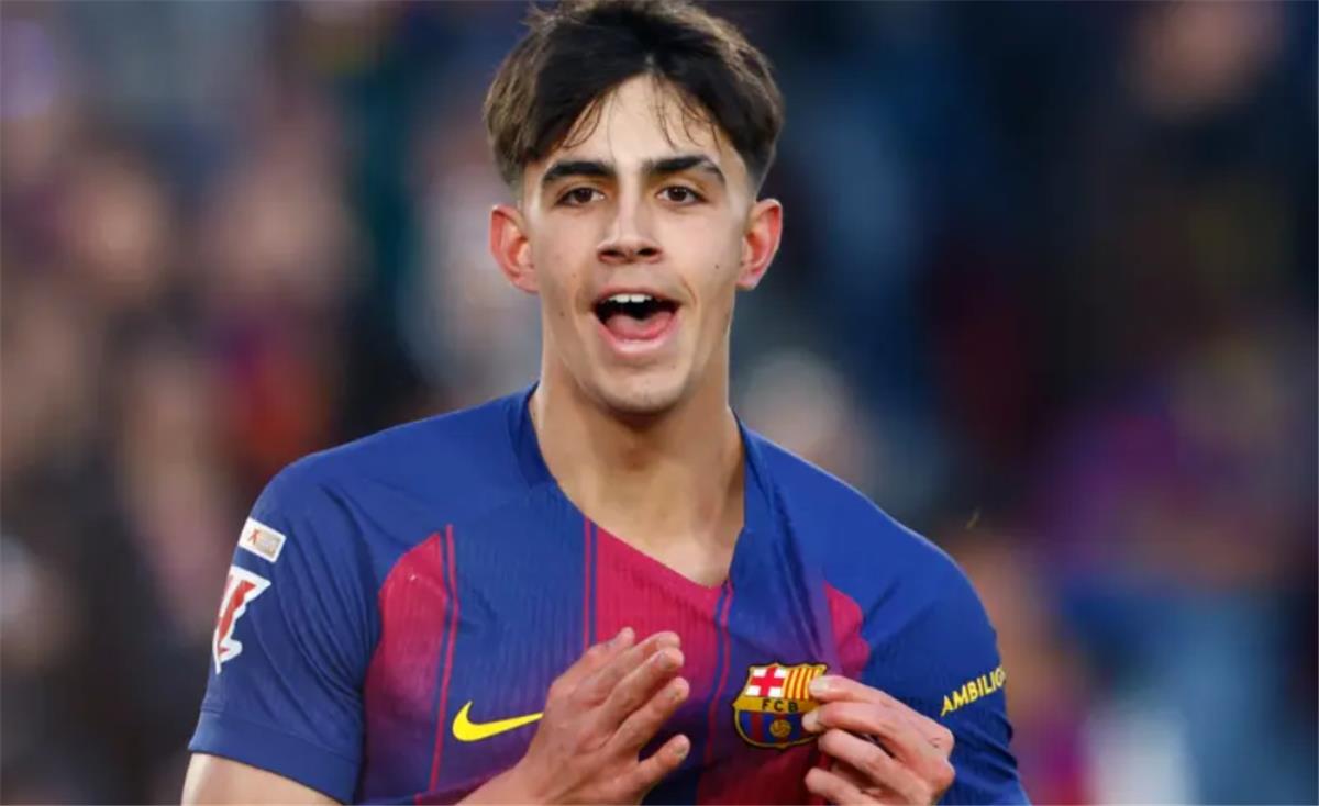 برشلونة يتخذ قرارًا بشأن مستقبل مارك بيرنال