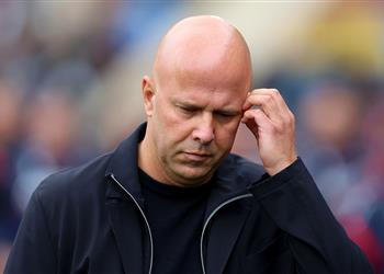 نيكول منتقد ا سلوت لم يدرك أن هناك خلل ا في غرفة ملابس ليفربول