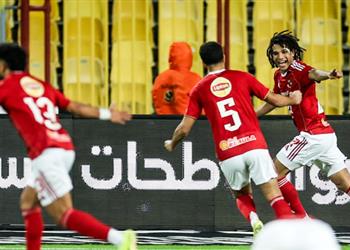 فيديو مروان عثمان يسجل هدف الأهلي الأول أمام سموحة