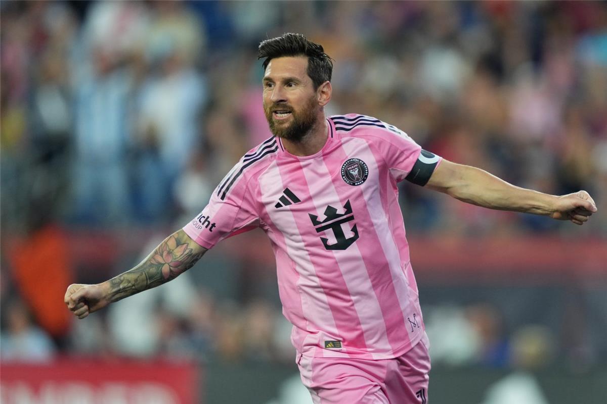 ميسي عن بداياته مع برشلونة: واجهت ظروفًا صعبة ولم أستمتع بما حققته