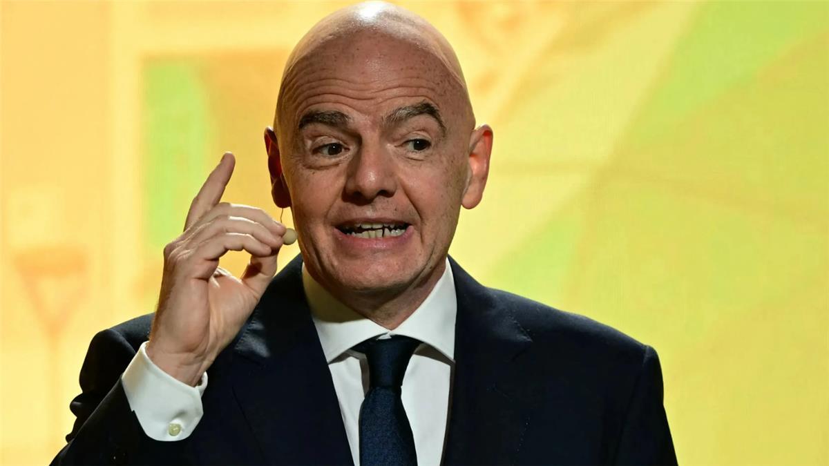 إنفانتينو يحسم الجدل بشأن سحب ملف تنظيم كأس العالم 2026 من المكسيك