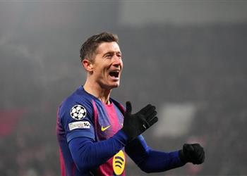 ليفاندوفسكي يوضح تطورات مستقبله وهدفه مع برشلونة