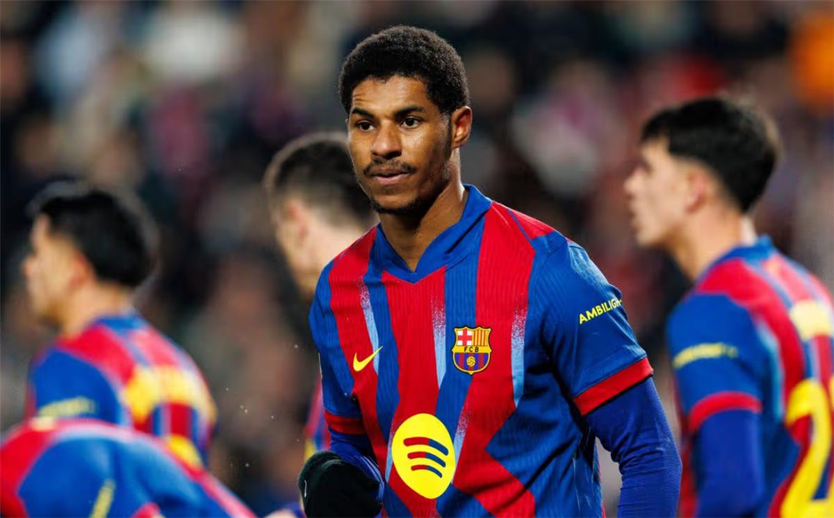 رسالة رمزية من راشفورد بعد اجتماع وكلاء أعماله مع برشلونة