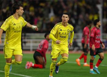 كريستيانو رونالدو يعود إلى إسبانيا من بوابة ألميريا