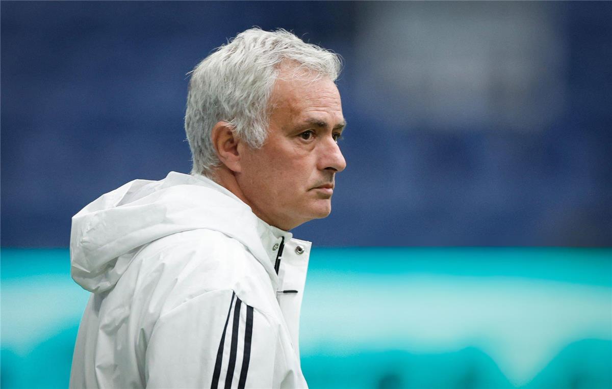 وحيدًا مكروهًا.. آس تسلط الضوء على عودة مورينيو إلى سانتياجو برنابيو بعد 13 عامًا