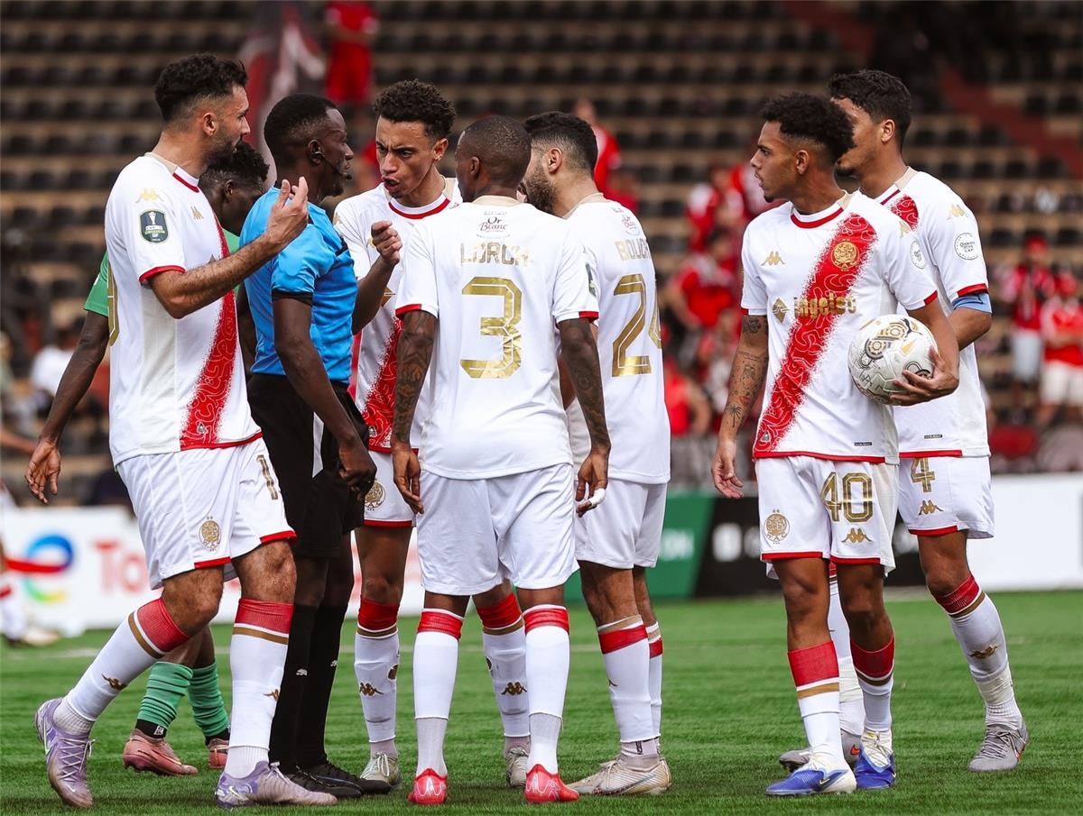 طاقم تحكيم مصري لديربي الوداد وأولمبيك آسفي في كأس الكونفدرالية 