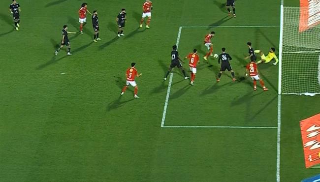 علي لطفي يتألق ويحرم الاهلي من هدف التعادل بالدوري المصري