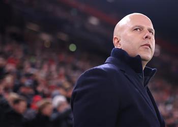 ليفربول يحسم قراره بشأن مستقبل سلوت