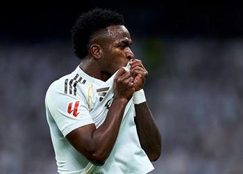 مدير فلامينجو الرياضي عن فكرة عودة فينيسيوس أرسل لي هدية لطيفة والأمر يعتمد عليه