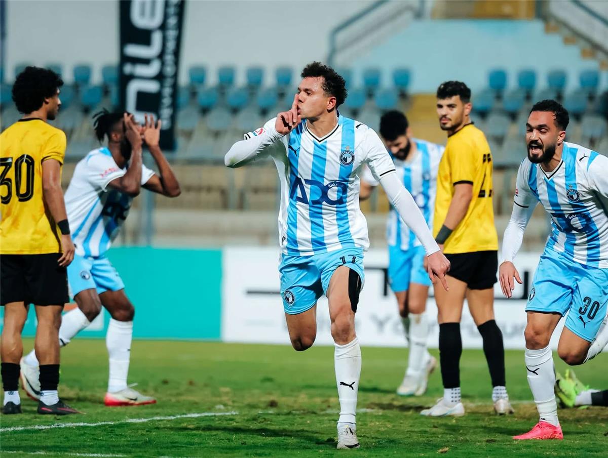 فيديو | زلاكة يسجل هدف تعادل بيراميدز أمام سموحة في الدوري