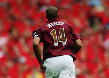 شيروود يشيد بلاعب ليفربول ويقارنه بهنري