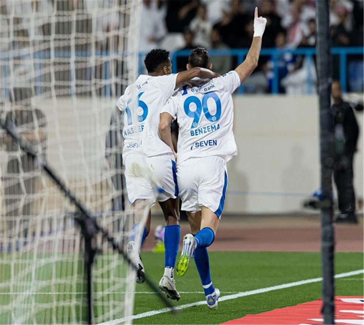 ترتيب هدافي الدوري السعودي بعد هاتريك بنزيما أمام الأخدود وهدف إيفان توني ضد الحزم